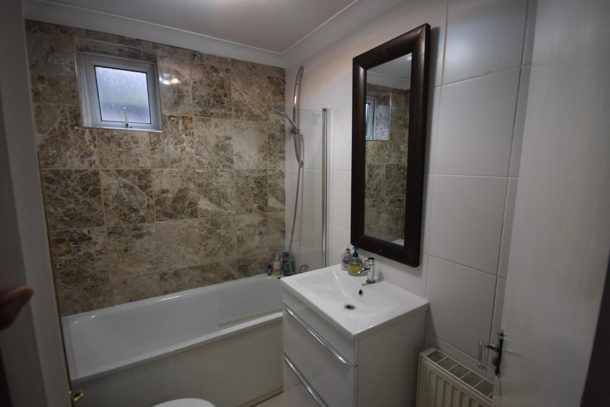 Apartamento Two Bedroom Flat St Andrews Road Londres